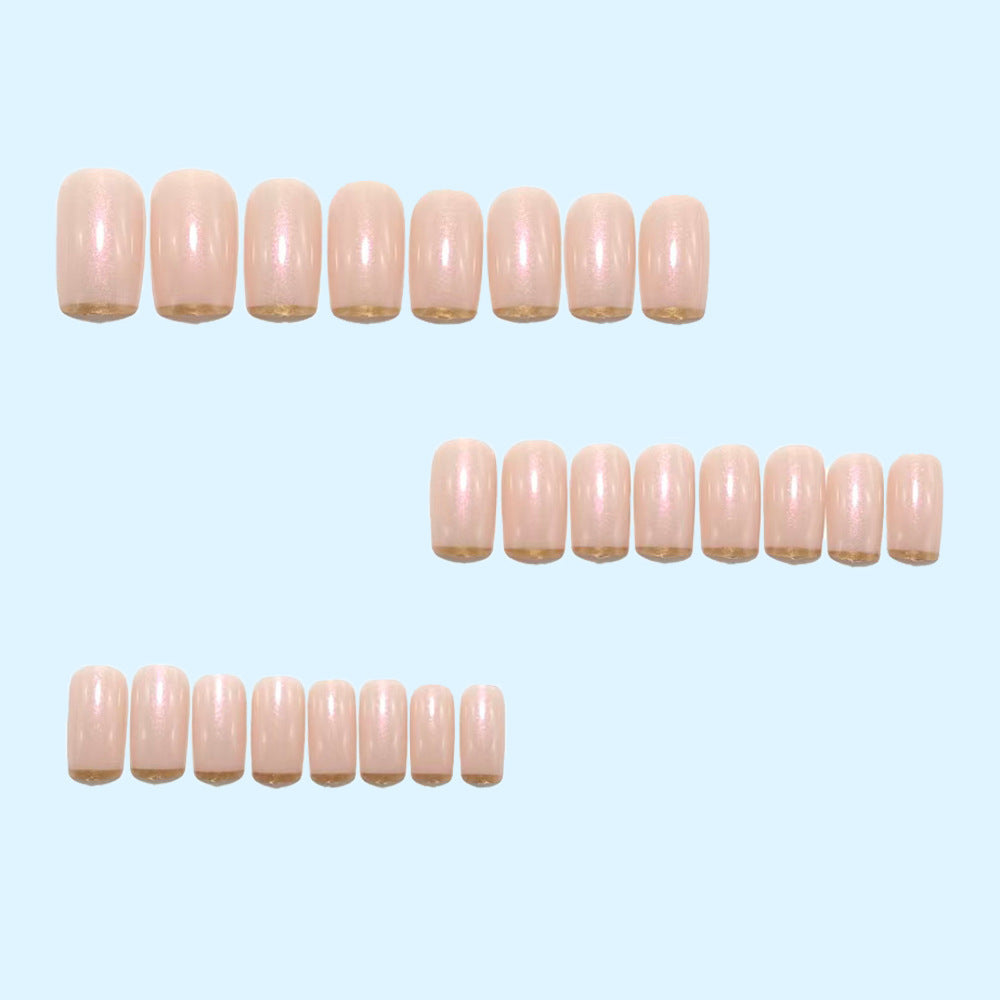 Shiny artificial nails with elegant gold tip Bowlift