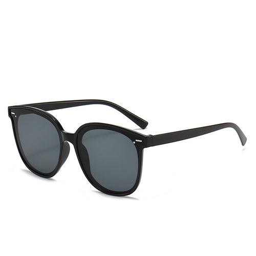 Vintage-Inspired Cat-Eye Sunglasses