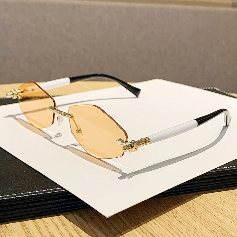 Women's futuristic sunglasses with oversized rectangular frame Bowlift