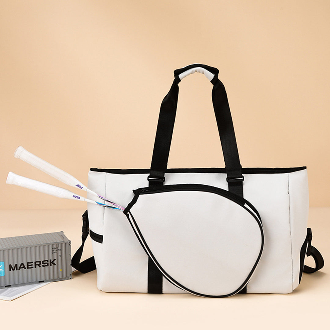 Sports and leisure bag with innovative compartment layout Bowlift