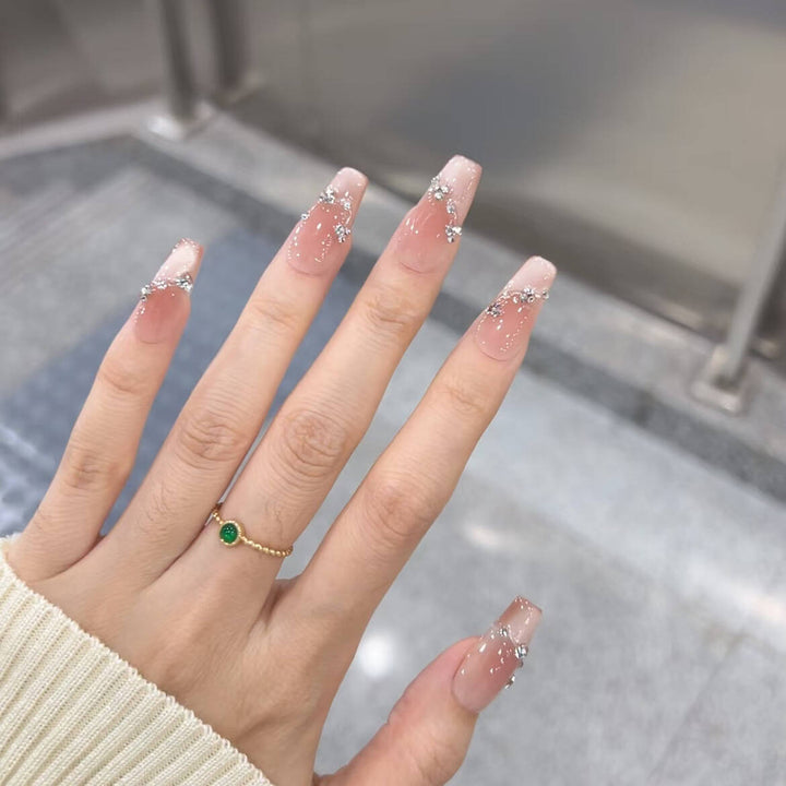 Artistic Floral-Embellished Press-On Nail Art Bowlift