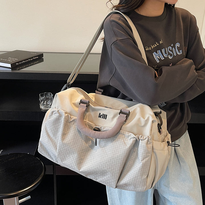 Versatile Carry-All Gym Duffle Bowlift