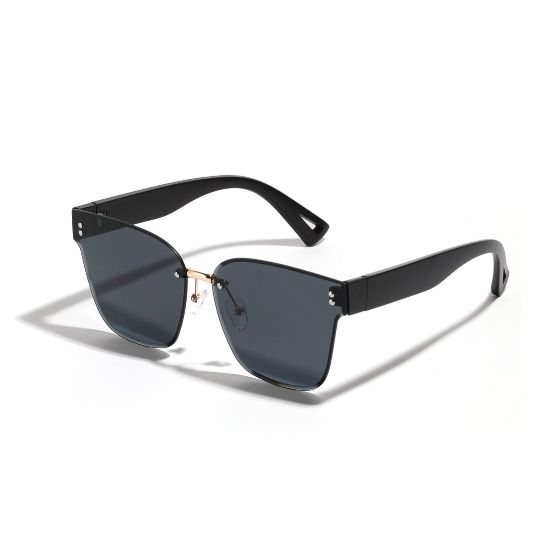 Ladies fashion sunglasses with elegant frame and wide lenses Bowlift