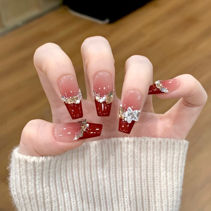 Glamorous artificial nails with elegant rhinestone design Bowlift