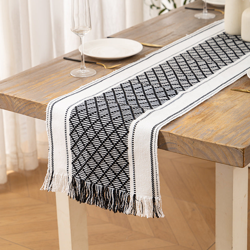 Elegant Geometric Pattern Table Runner