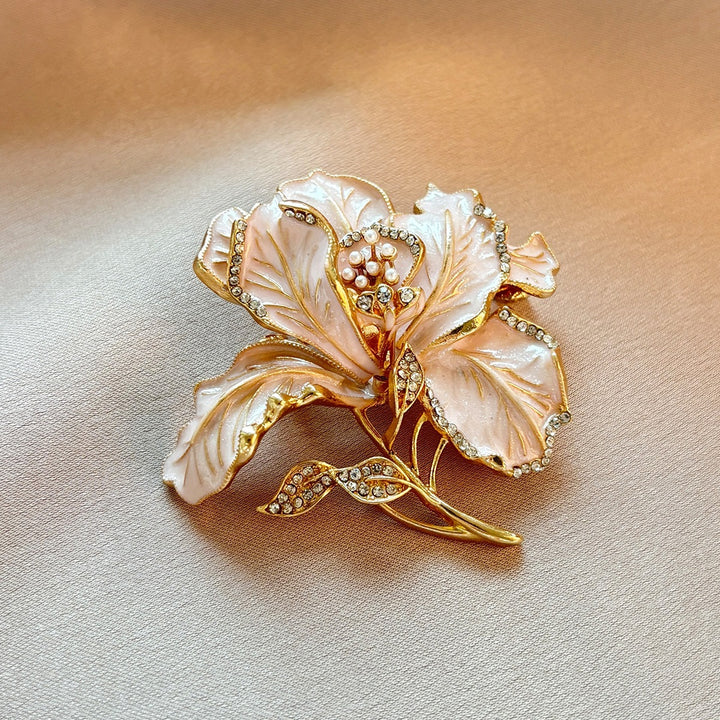 Elegant and Stylish Brooch Bowlift