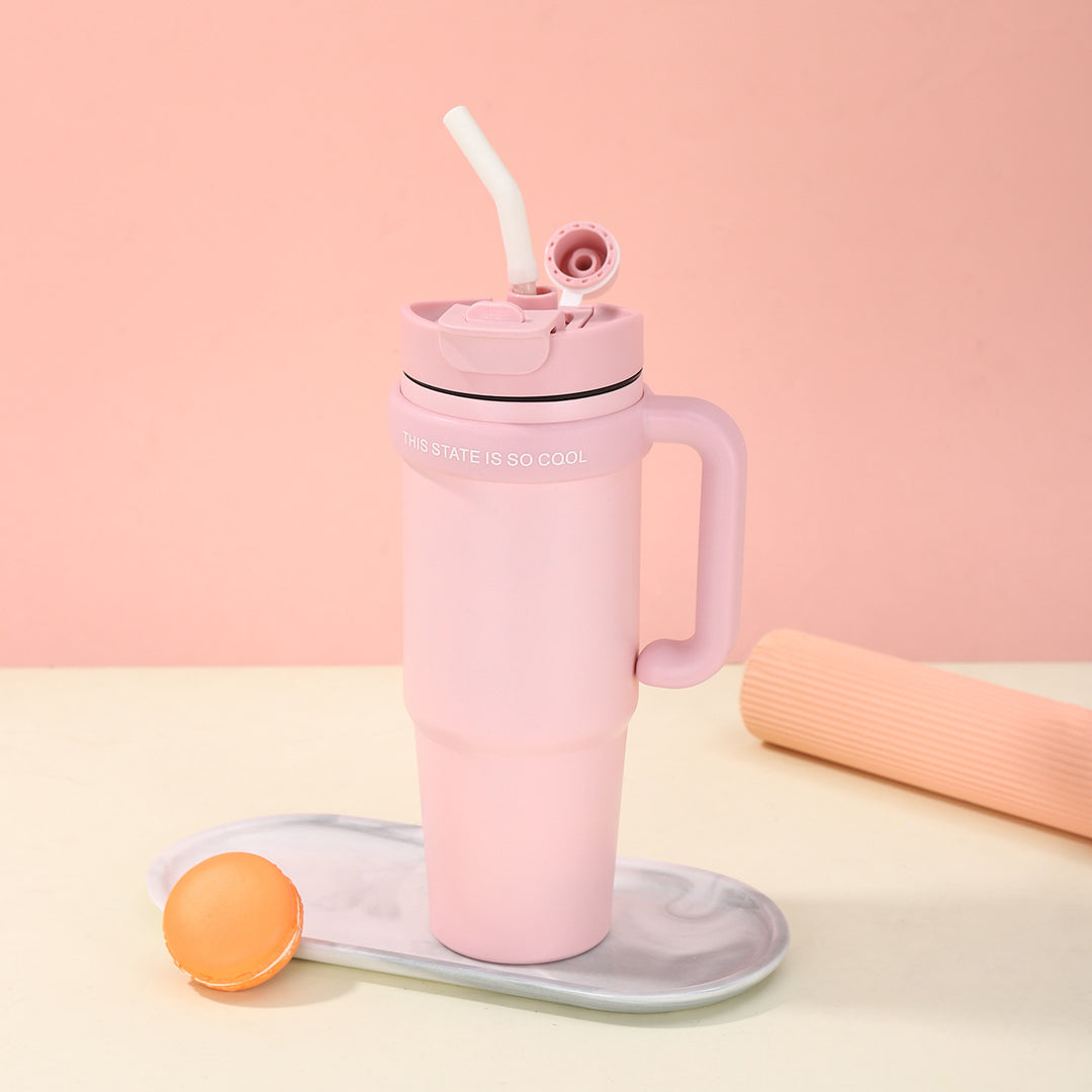 Unisex drinking cup with integrated straw Bowlift