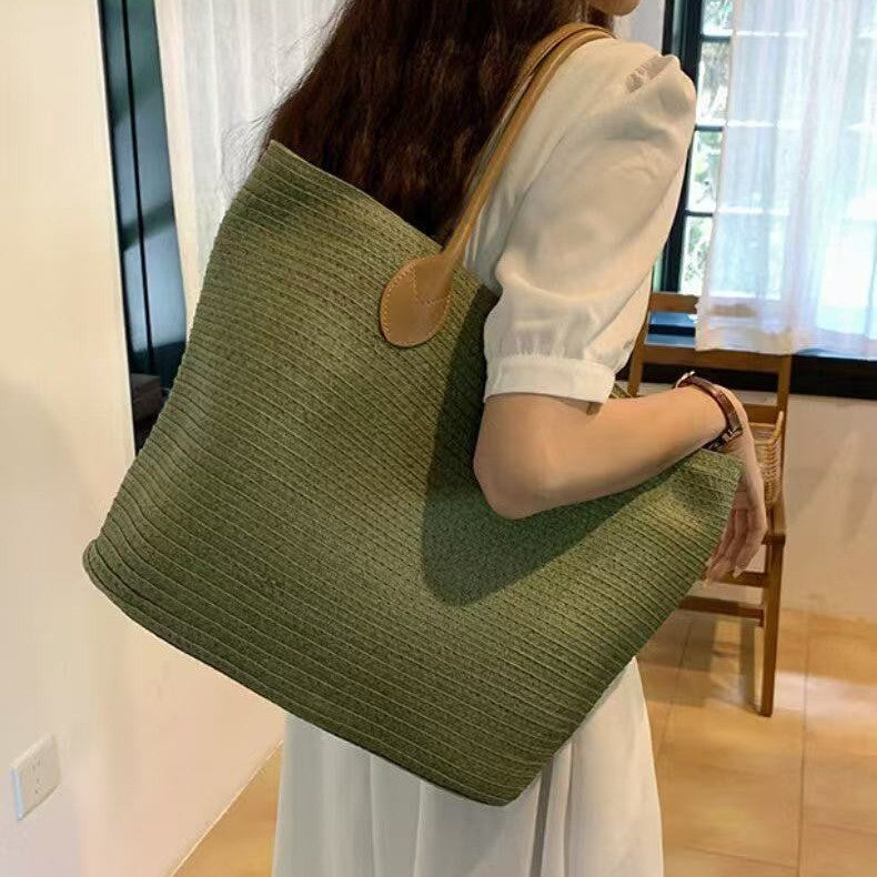 Spacious Tote Bag Made of Braided Natural Material Bowlift