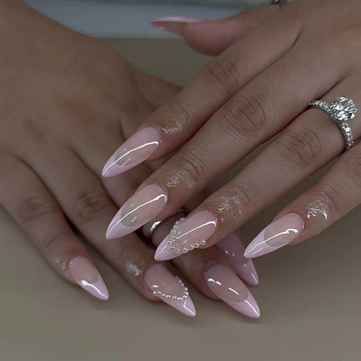 Elegant artificial nail tips with glitter and pearl decorations Bowlift