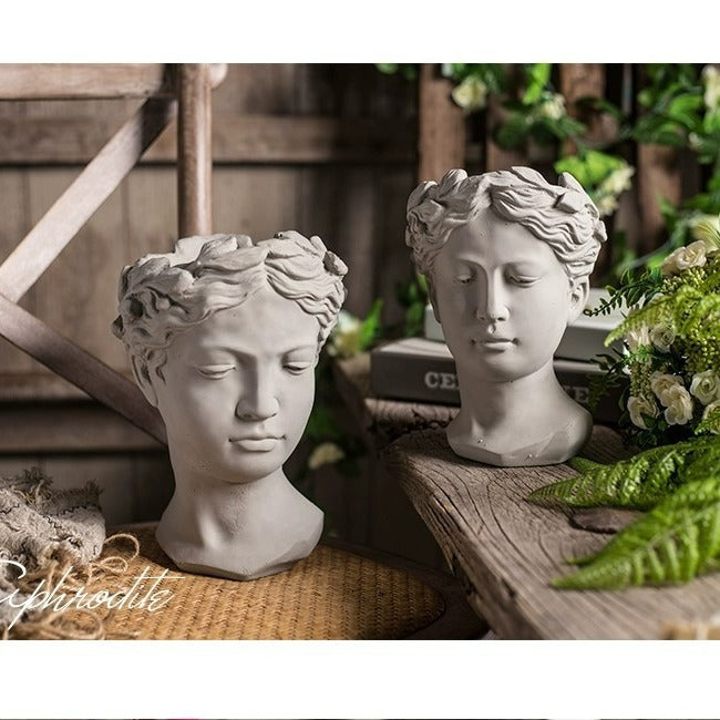 Artful Plant Sculptures Bowlift