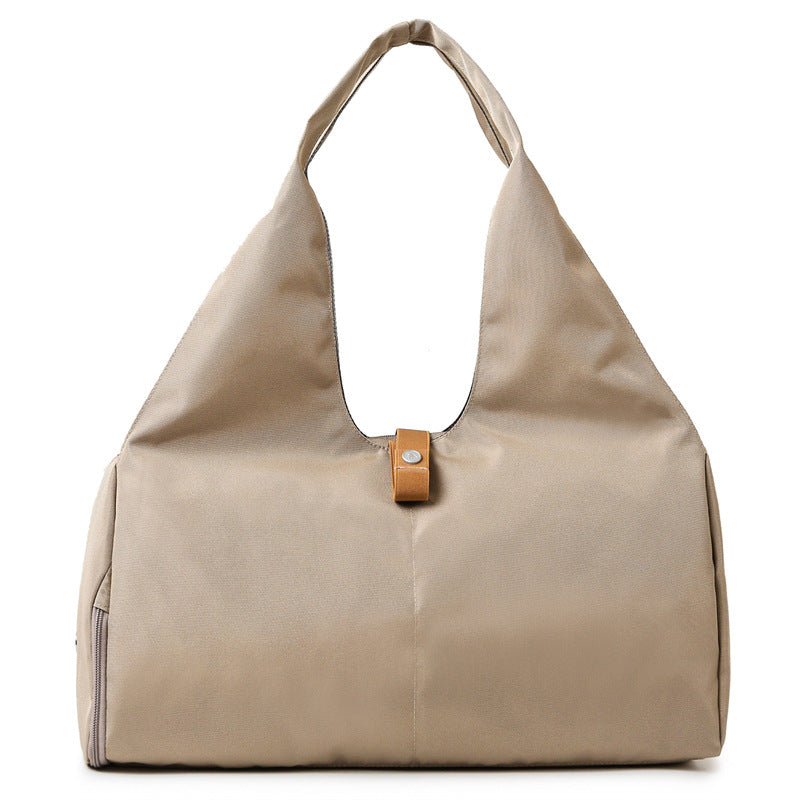 Comfortable tote bag with innovative shape and adjustable carrying handle Bowlift
