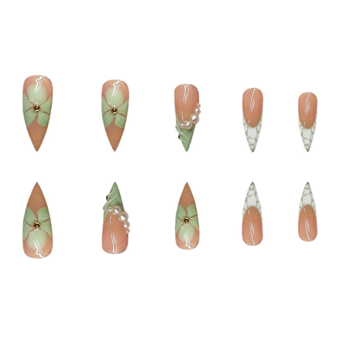 Elegant Stiletto Nail Design Bowlift