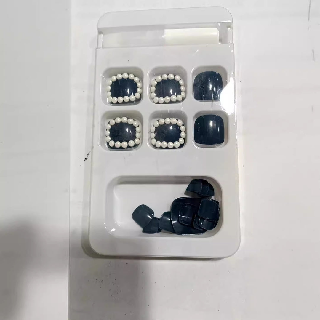 Decorative Press-On Nail Set with Pearl Accents Bowlift