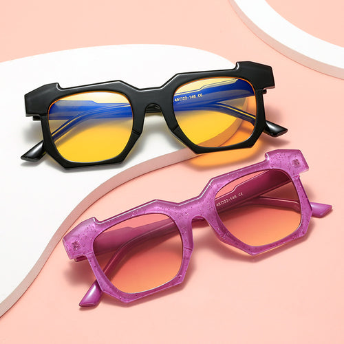Ladies geometric sunglasses with striking, high-quality plastic frame Bowlift