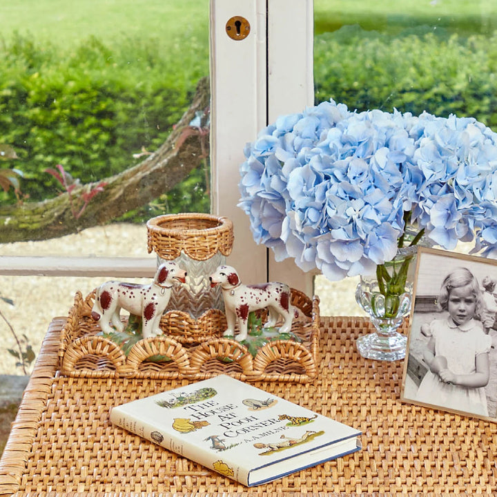 Elegant decoration basket with curved edge Bowlift