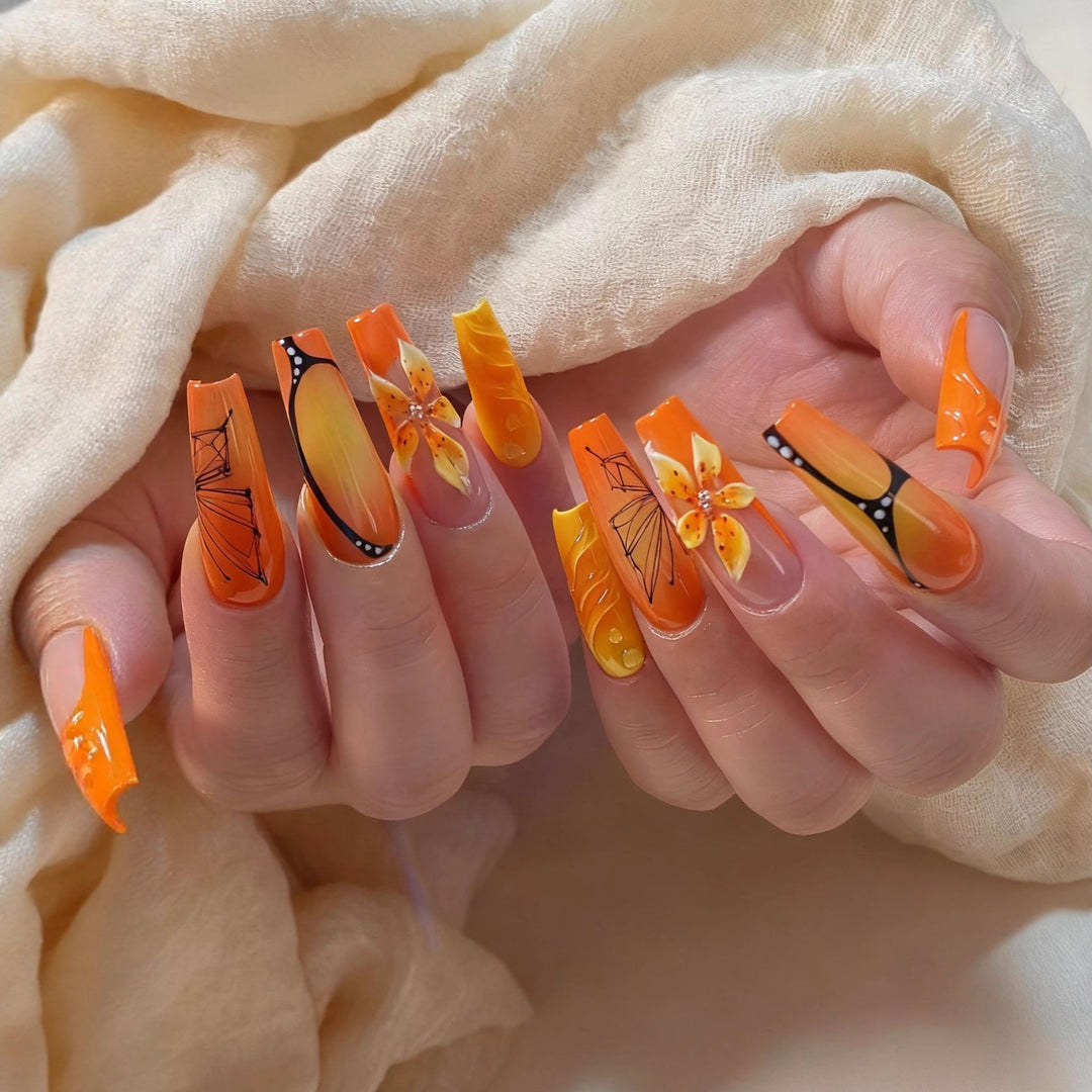 Artificial nails with floral motif and creative design Bowlift