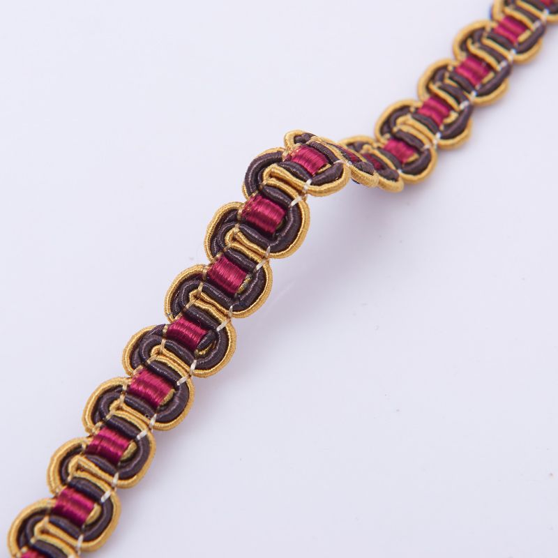 Decorative embroidery Bowlift