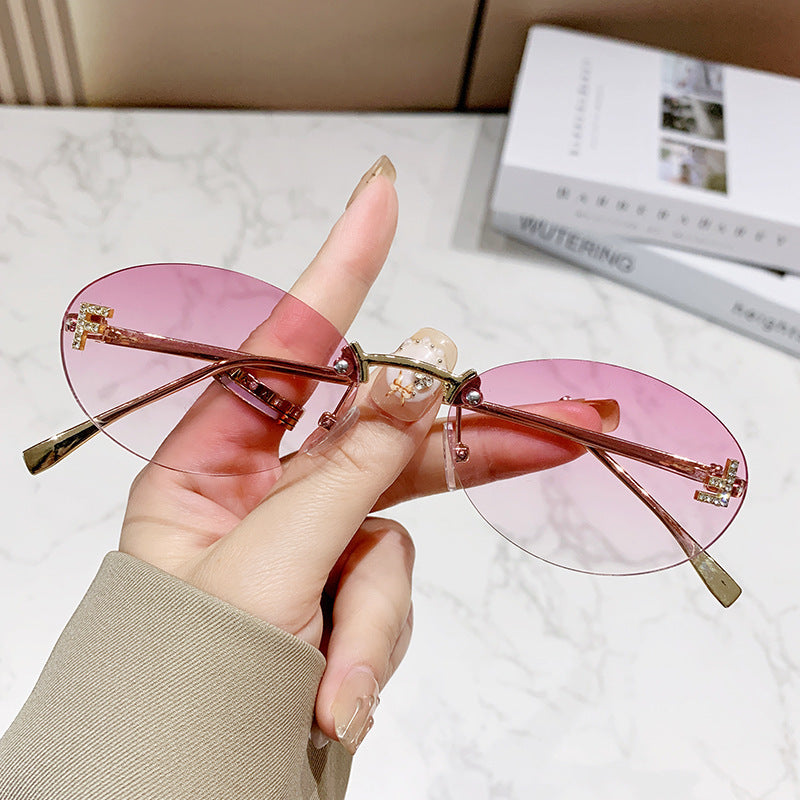 Women's Fashion Sunglasses with Innovative Design and Comfortable Frame Bowlift