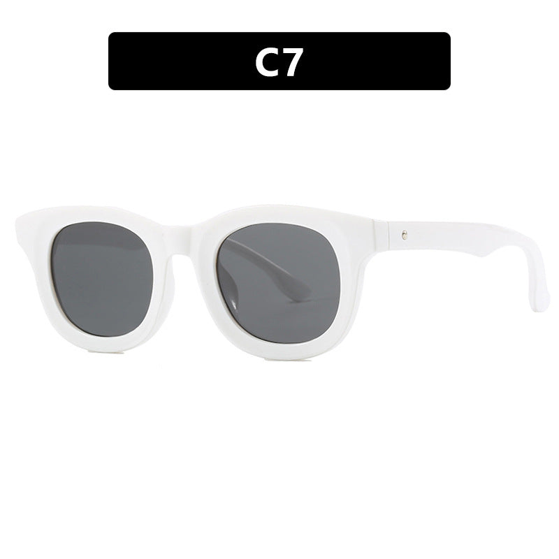 Women's stylish round sunglasses with sturdy frame and protective UV filter Bowlift