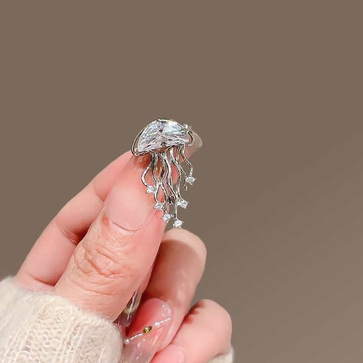 Elegant jellyfish brooch with sparkling crystals Bowlift