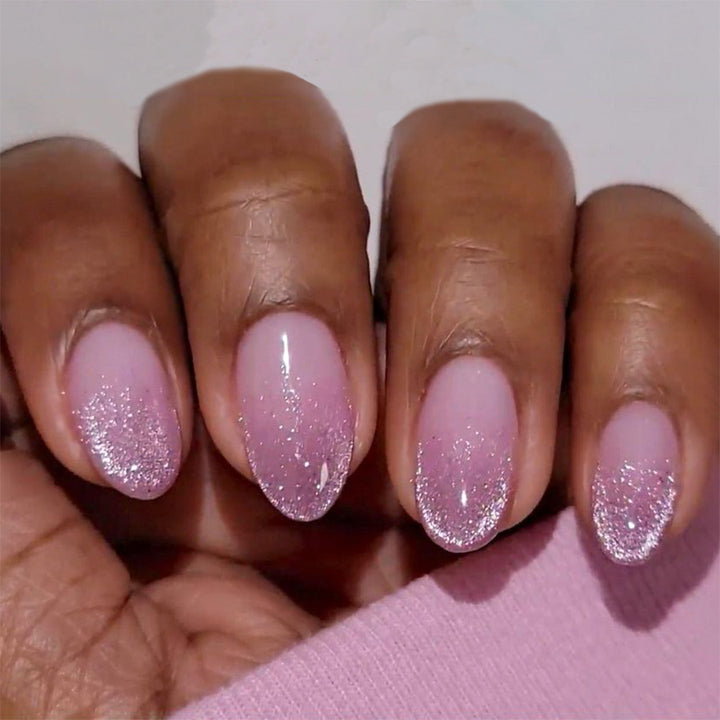 Artificial nail art with playful dots and bows Bowlift
