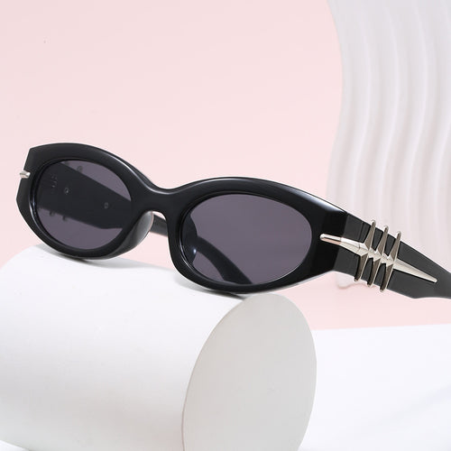 Ladies elegant Cat-Eye sunglasses with fashionable accents Bowlift