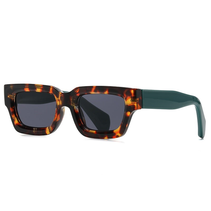 Women's oversized sunglasses in a modern, angular design Bowlift