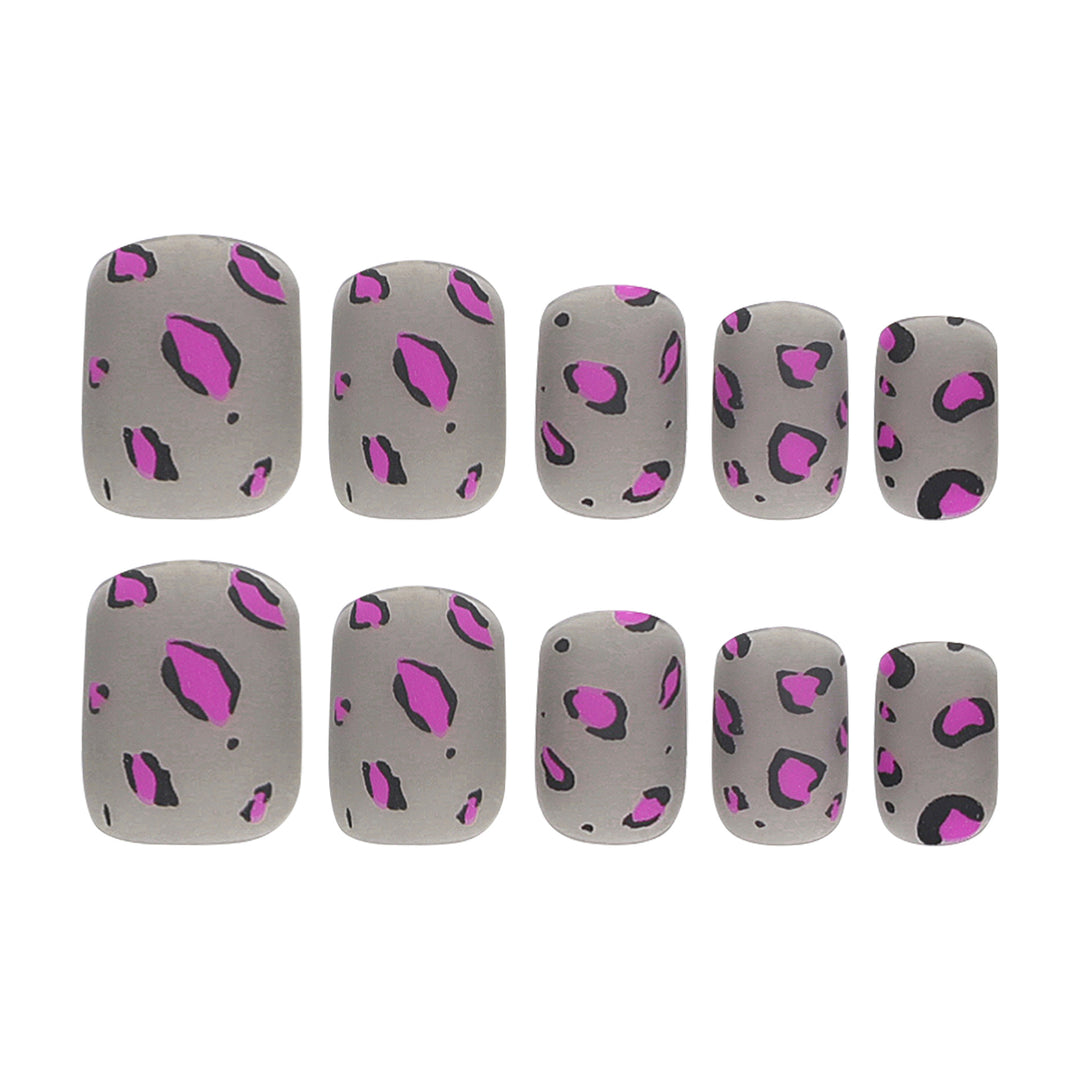 Artificial Nail Art with Leopard Pattern Bowlift