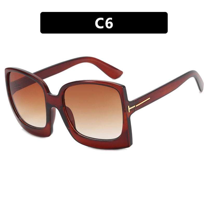 Ladies oversized sunglasses in trendy and elegant design Bowlift