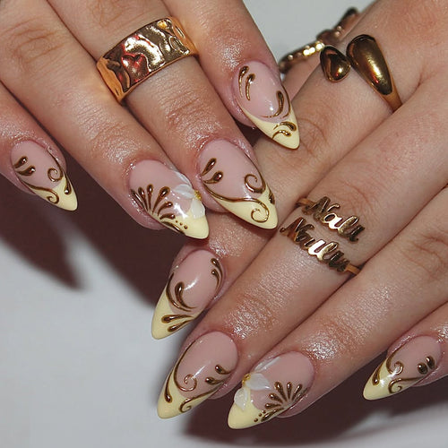 Artificial nails with elegant decorations Bowlift