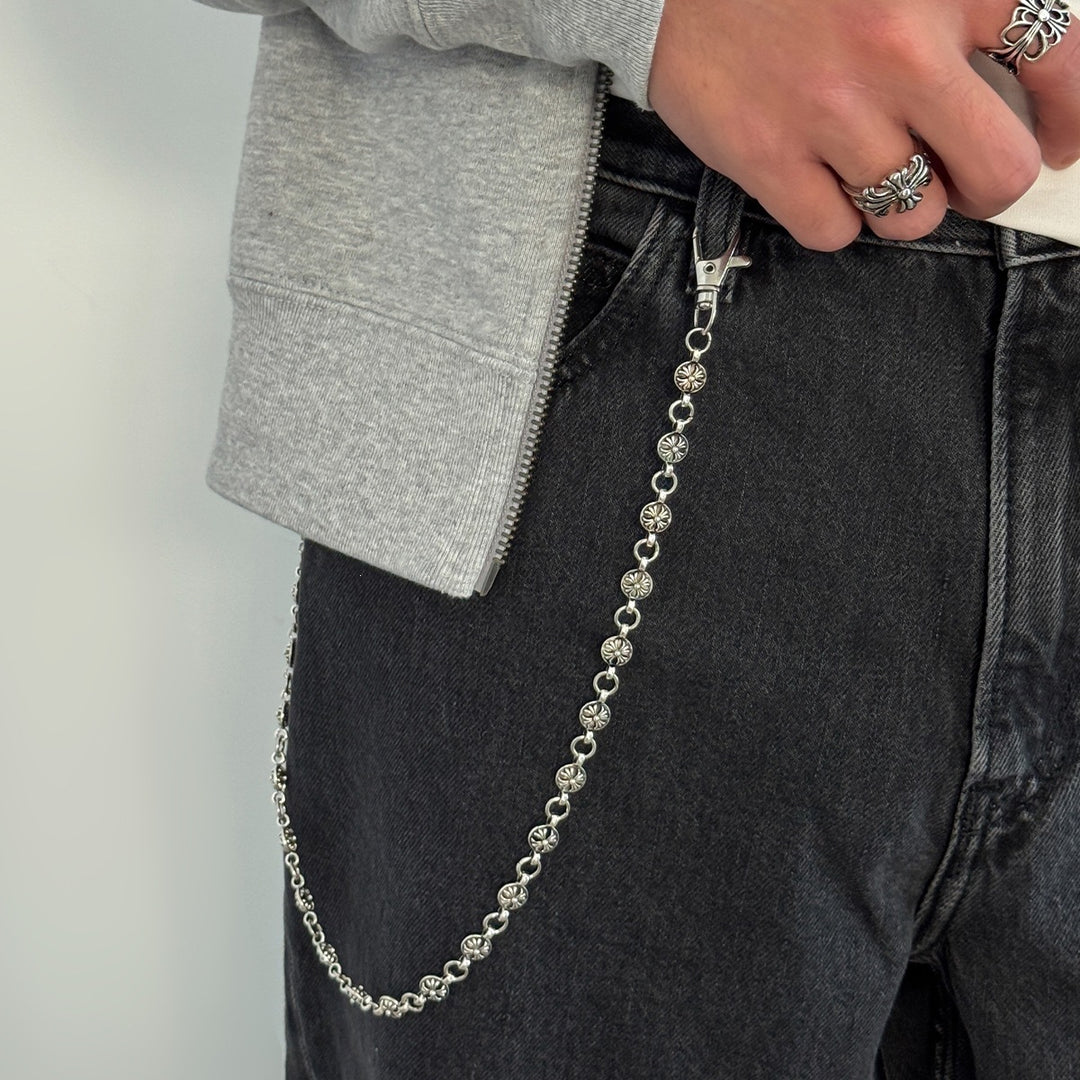 Fashionable chain necklace with glitter details Bowlift