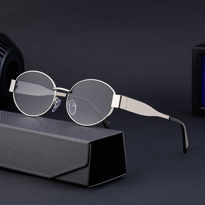 Ladies fashionable sunglasses in elegant oval design Bowlift