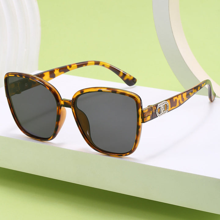 Women’s elegant oversized sunglasses in modern design Bowlift