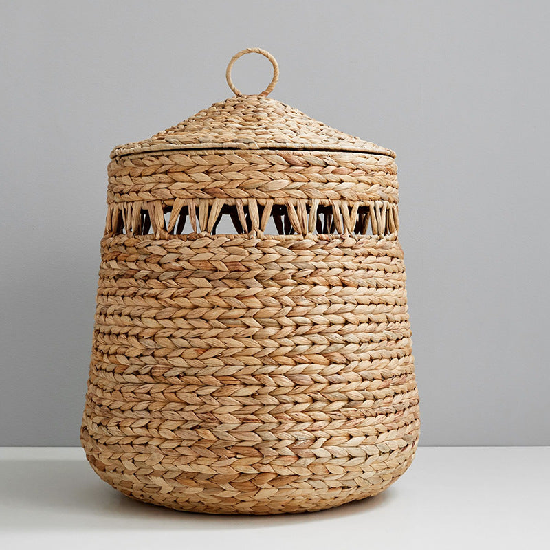 Handwoven storage basket with lid Bowlift