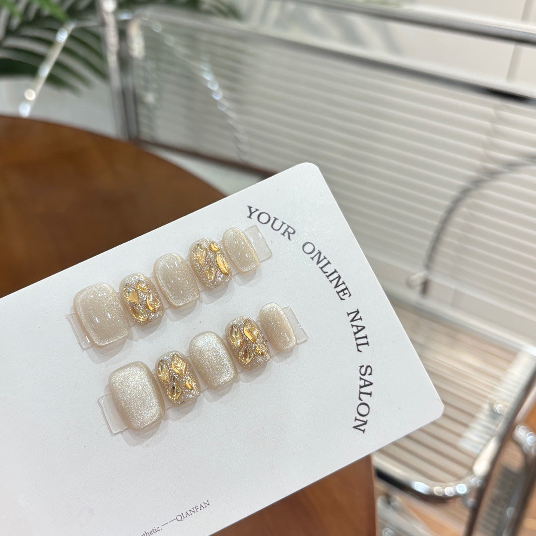 Artifical nail tips with glitter and rhinestones Bowlift