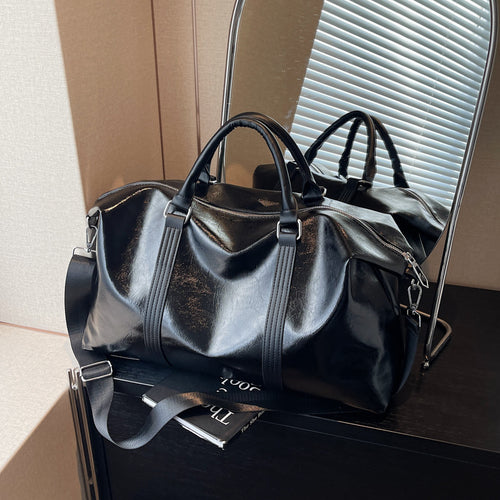 Elegant Travel Bag Made of High-Quality Artificial Leather Bowlift