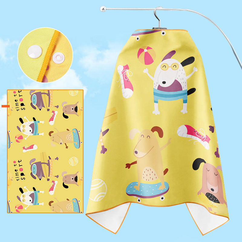 Bathrobe Bowlift with unicorn motif and practical hood