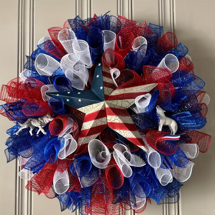 Unisex three-dimensional metal wall star with crackle finish and hanging loop Bowlift