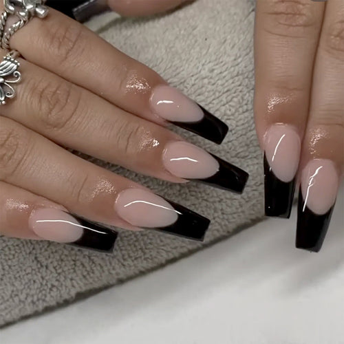 Nail art set with outstanding French design Bowlift