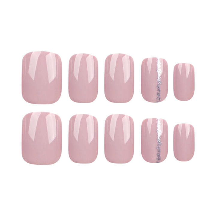 Nail art with elegant glitter accent Bowlift