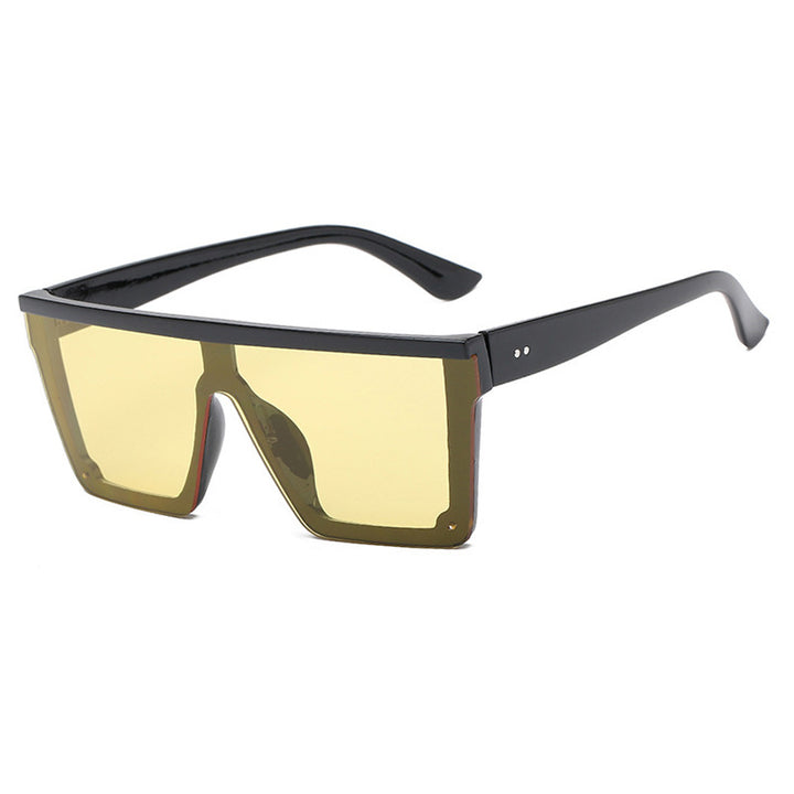 Women's futuristic sunglasses in protective oversized format Bowlift