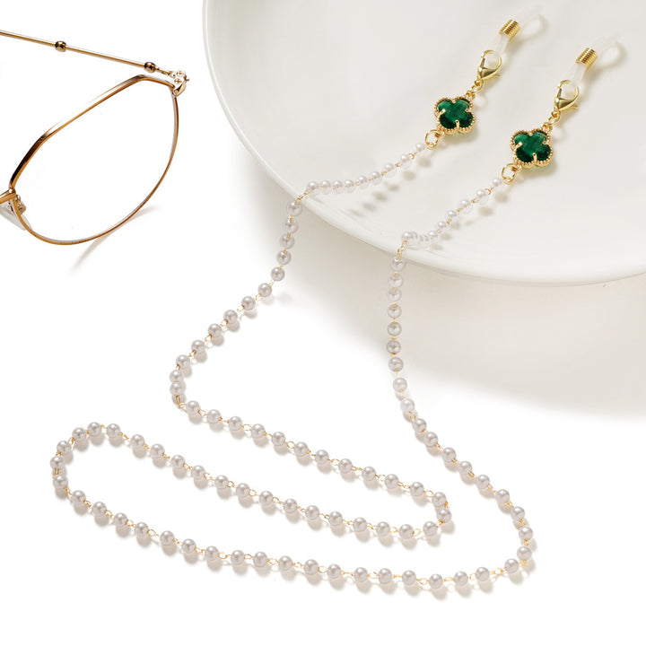 Elegant glasses holder chain with pearl accents Bowlift