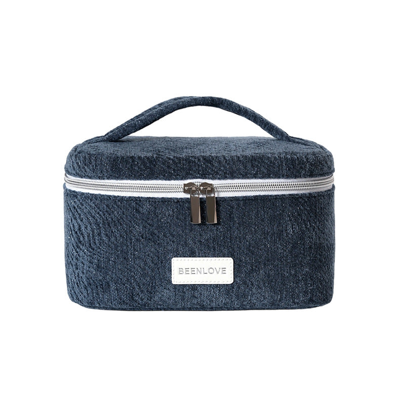 Stylish Makeup Case Bowlift
