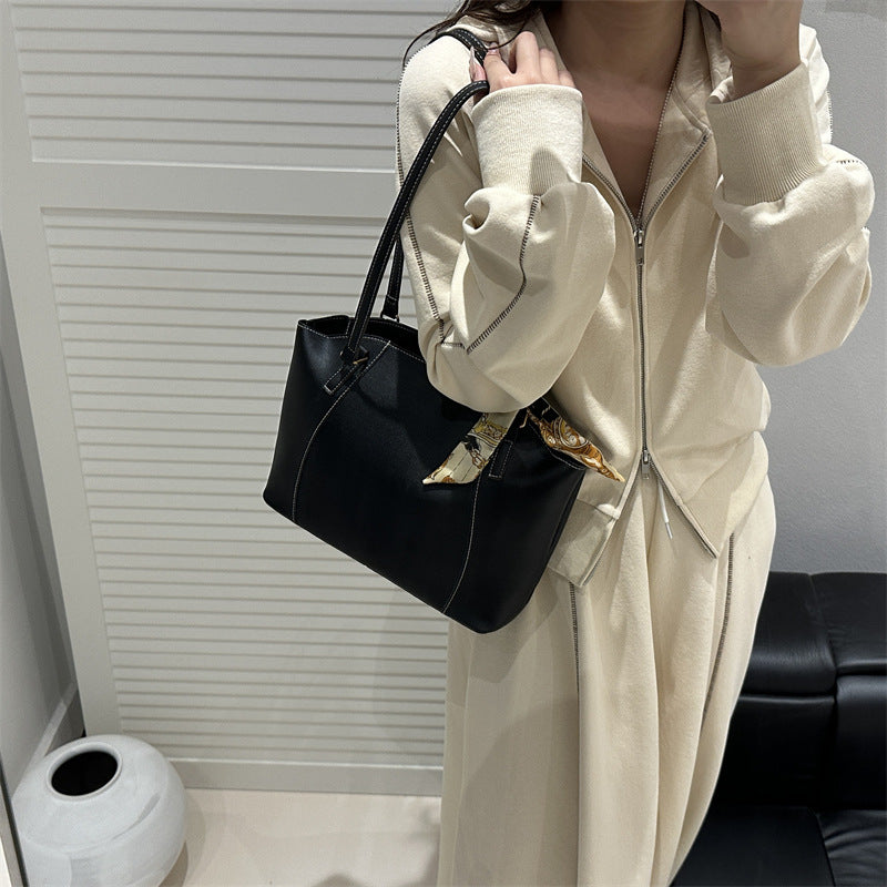 Elegant Structured Tote Bag Bowlift