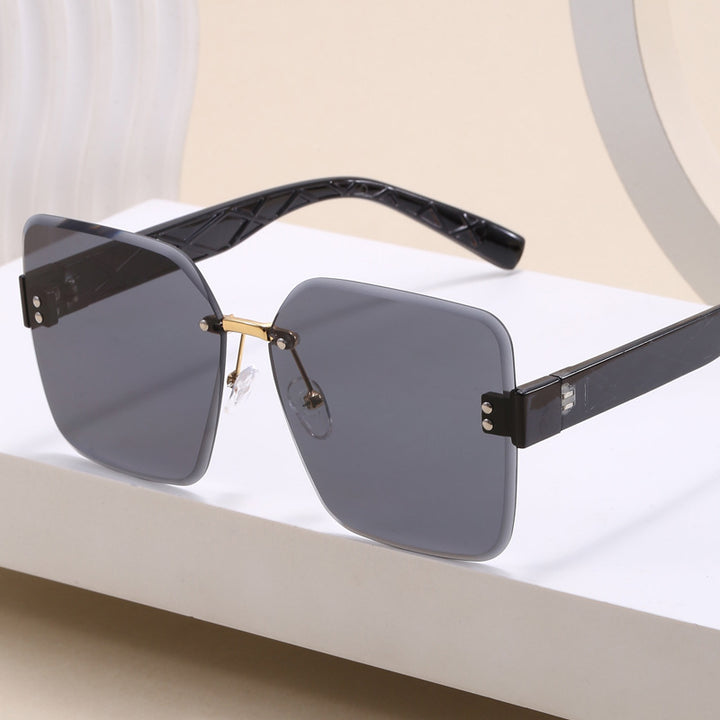 Women oversized square sunglasses with fashionable decor Bowlift