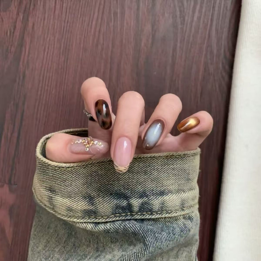 Decorative Press-On Nails Bowlift