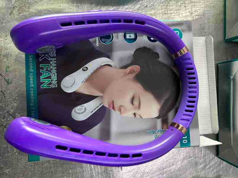 Women's Portable Neck Fan with Temperature Display Bowlift
