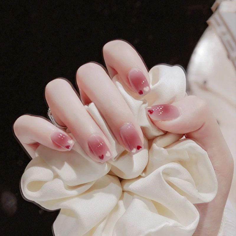 Artistic Ombre Heart Design Press-On Nail Set Bowlift
