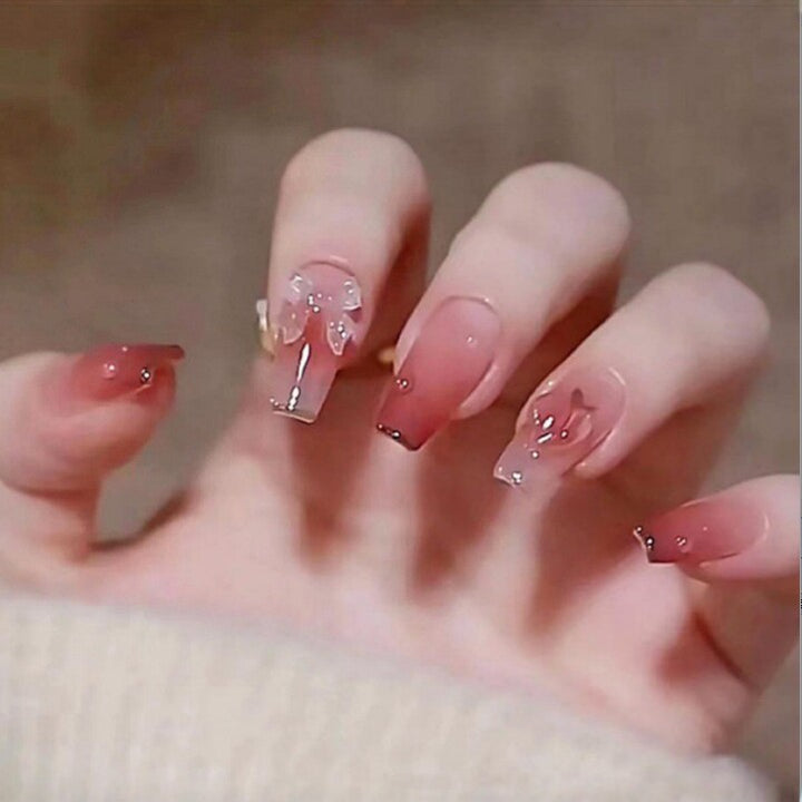 Trendy Artificial Nails with Flower and Glitter Elements Bowlift