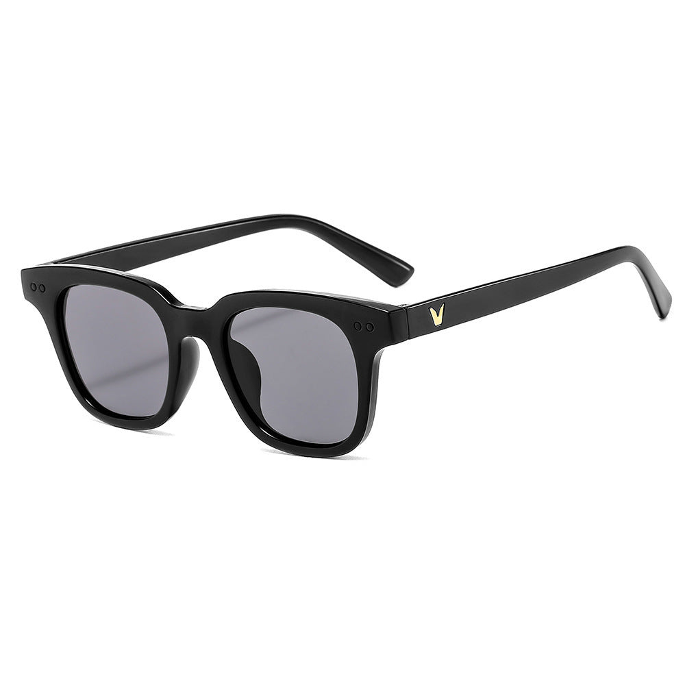 Women's Fashion Sunglasses in Modern Design Bowlift